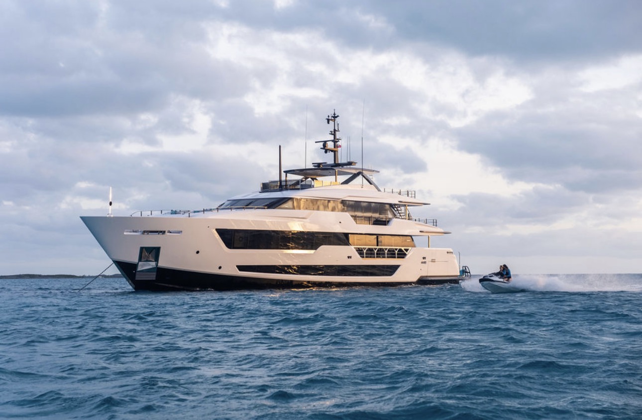 Convertible gym and social deck aboard M/Y Canoe Canoe